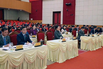 Các đại biểu tham dự kỳ họp.