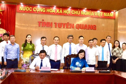 Ký kết Chương trình hợp tác 2 tỉnh Tuyên Quang-Bình Thuận.