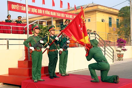 Quân nhân hoàn thành nghĩa vụ quân sự thực hiện nghi thức trong lễ tiễn quân nhân xuất ngũ.