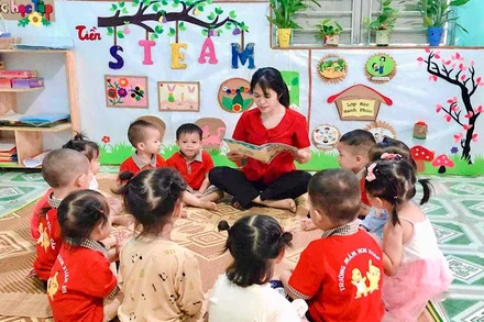 Giờ học của cô và trò tại Trường mầm non Xuân Vân, huyện Yên Sơn (Tuyên Quang).