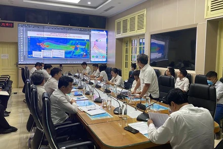 Trung tâm Chính sách và Kỹ thuật phòng, chống thiên tai giới thiệu và hướng dẫn sử dụng Ứng dụng giám sát thiên tai (App-VNDMS). (Ảnh TỔNG CỤC PHÒNG, CHỐNG THIÊN TAI)