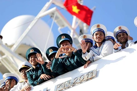 NIỀM TIN VÀ KHÁT VỌNG HÙNG CƯỜNG