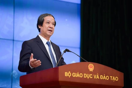 Bộ trưởng Giáo dục và Đào tạo Nguyễn Kim Sơn.