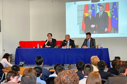 Trải qua nhiều thăng trầm trong lịch sử, quan hệ Việt Nam và Pháp ngày càng đạt được nhiều thành quả đáng khích lệ trong mọi lĩnh vực, vì sự phát triển chung của hai quốc gia. (Ảnh: MINH DUY)