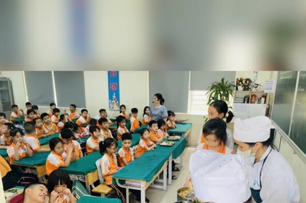 Bản tin thời sự sáng 18/4/2025: Tổng Bí thư Tô Lâm đề nghị Hà Nội nghiên cứu miễn phí bữa trưa cho học sinh công lập