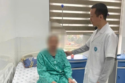 Bệnh nhân 85 tuổi sau ca phẫu thuật đã hồi phục sức khỏe. (Ảnh: Bệnh viện đa khoa Hà Đông)