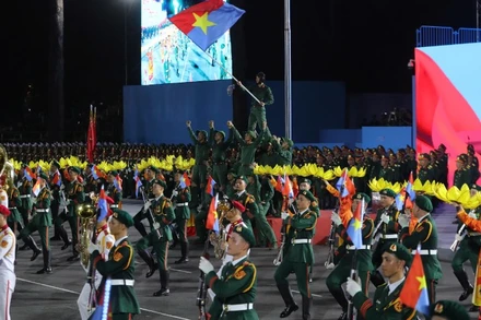 Thành phố Hồ Chí Minh bố trí 21 màn hình LED để người dân xem diễu binh (Ảnh: THẾ ANH)