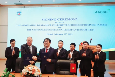 Toàn cảnh buổi lễ ký thỏa thuận.