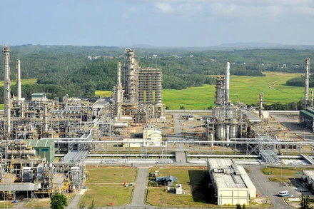 Nhà máy lọc dầu Dung Quất tăng công suất lên 109% để đáp ứng nhu cầu thị trường xăng dầu đang thiếu hụt. 