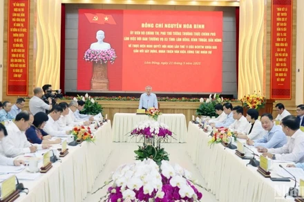 Phó Thủ tướng Thường trực Chính phủ Nguyễn Hòa Bình chủ trì buổi làm việc.