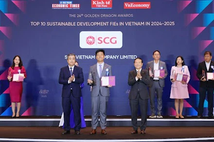 SCG tự hào 2 năm liên tiếp được vinh danh Top 10 Doanh nghiệp FDI, mảng phát triển bền vững tại Giải thưởng Rồng Vàng.
