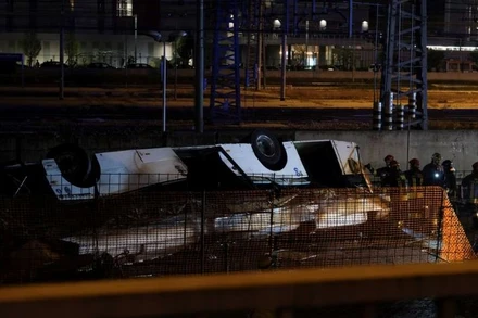 Hiện trường vụ tai nạn. (Ảnh: Reuters)