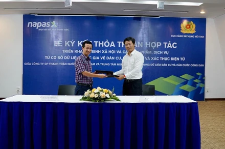 Quang cảnh lễ ký kết.