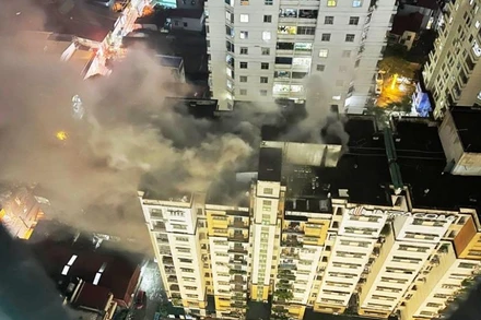 Cháy chung cư tại quận Nam Từ Liêm. 