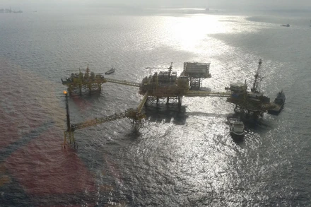 Khai thác dầu trên biển Mexico. (Ảnh: CNN/TTXVN)