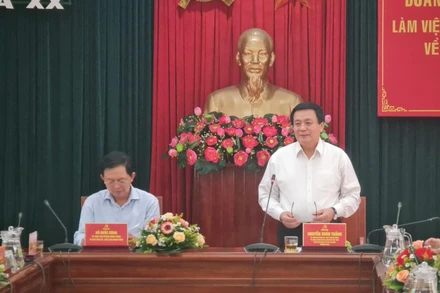 Quang cảnh buổi làm việc.