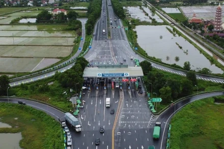 Trạm thu phí Cao Bồ trên tuyến cao tốc Cầu Giẽ-Ninh Bình.