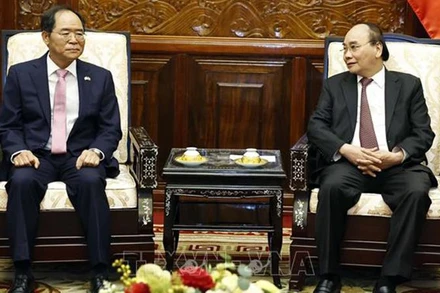 Chủ tịch nước Nguyễn Xuân Phúc tiếp Đại sứ Hàn Quốc Park Noh Wan đến chào từ biệt kết thúc nhiệm kỳ công tác tại Việt Nam. (Ảnh: Thống Nhất/TTXVN)