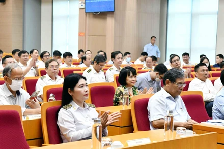 Các đại biểu tham dự hội thảo ngày 24/8.