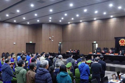 Toàn cảnh phiên xét xử sáng 3/1/2024.