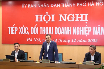 Chủ tịch Ủy ban nhân dân thành phố Hà Nội Trần Sỹ Thanh chủ trì hội nghị.