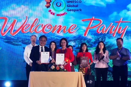 Ký kết Biên bản hợp tác giữa Ban quản lý Công viên địa chất toàn cầu UNESCO Đắk Nông và Ban quản lý Công viên địa chất toàn cầu UNESCO Mudeungsan–Hàn Quốc.