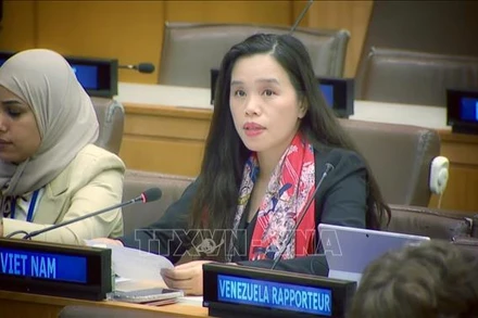 Tham tán Công sứ Lê Thị Minh Thoa, Phó Trưởng Phái đoàn thường trực Việt Nam tại Liên hợp quốc, phát biểu tại phiên họp. (Ảnh: TTXVN)