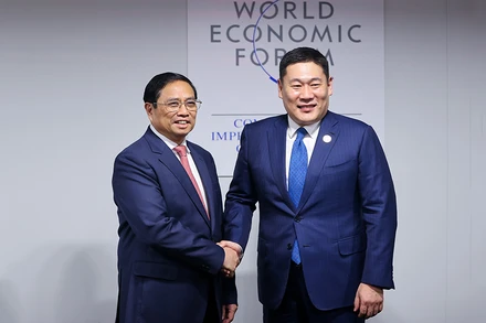 Thủ tướng Chính phủ Phạm Minh Chính và Thủ tướng Mông Cổ Oyun-Erdene Luvsannamsrai. (Ảnh: NHẬT BẮC)