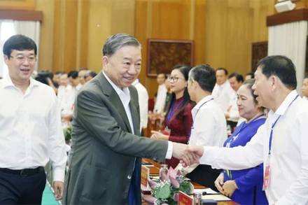 Tổng Bí thư Tô Lâm với các đại biểu.