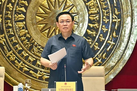 Chủ tịch Quốc hội Vương Đình Huệ phát biểu ý kiến tại buổi làm việc. (Ảnh: Duy Linh)