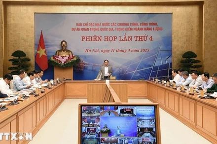 Phó Thủ tướng Bùi Thanh Sơn phát biểu chỉ đạo tại phiên họp. (Ảnh: TTXVN)