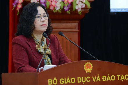 Thứ trưởng Giáo dục và Đào tạo Ngô Thị Minh phát biểu tại hội nghị.