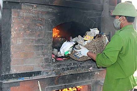 Hơn 100 lò đốt rác thải thủ công đang sử dụng tại tỉnh Thái Bình phần lớn không đáp ứng quy chuẩn hiện hành.