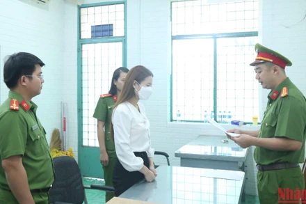 Đối tượng Vương Thị Hiền bị khởi tố và bắt tạm giam.