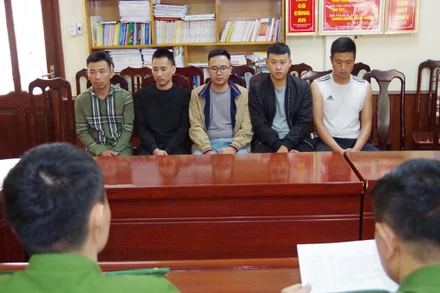 Các đối tượng trong đường dây tổ chức đánh bạc bị bắt giữ.