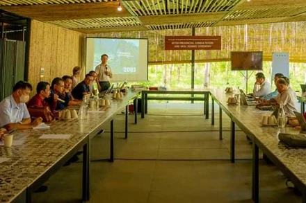 Hội thảo thúc đẩy hợp tác phát triển du lịch hang động 2 nước Việt Nam-Lào diễn ra tại Khu du lịch Blue Diamond Camp, huyện Bố Trạch (Quảng Bình).