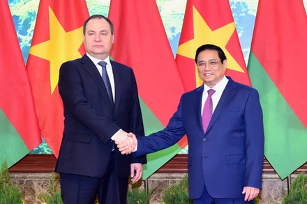 Thủ tướng Phạm Minh Chính và Thủ tướng Cộng hòa Belarus Roman Golovchenko.