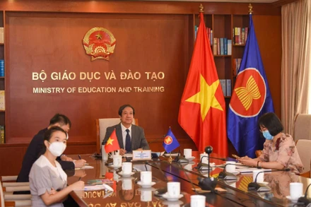 Bộ trưởng Giáo dục và Đào tạo Nguyễn Kim Sơn dự Hội nghị bàn tròn Bộ trưởng Giáo dục Trung Quốc-ASEAN. (Ảnh: Bộ Giáo dục và Đào tạo)