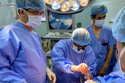 Ca phẫu thuật khó, kéo dài 6 giờ đồng hồ.