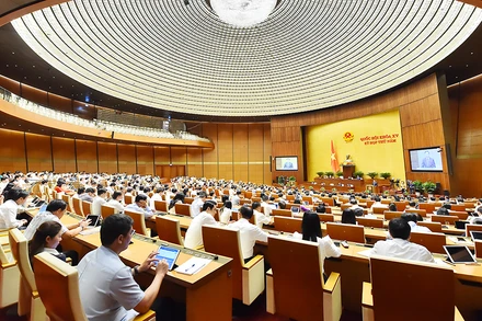 Quang cảnh phiên chất vấn và trả lời chất vấn tại Hội trường Diên Hồng.