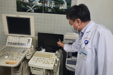 Nhiều máy móc bị hư hỏng, không thể sử dụng tại bệnh viện Chợ Rẫy.