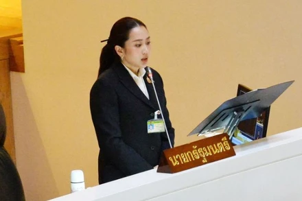 Thủ tướng Thái Lan Paetongtarn Shinawatra phát biểu trước Quốc hội tại thủ đô Bangkok. (Ảnh tư liệu: THX/TTXVN)