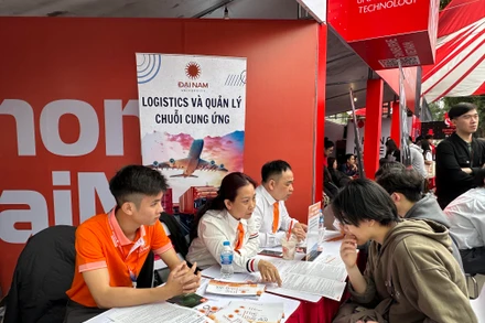 250 gian tư vấn trong Ngày hội tư vấn tuyển sinh-hướng nghiệp 2023