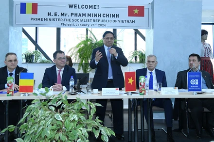 Thủ tướng Phạm Minh Chính phát biểu ý kiến tại Phòng Thương mại và Công nghiệp Prahova.