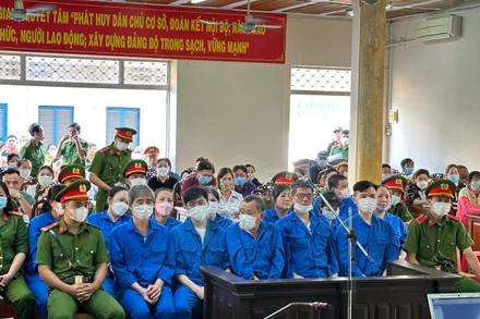 Các bị cáo tại phiên tòa.