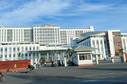 Bệnh viện đa khoa Đồng Tháp (cơ sở mới) ngày đầu tiên đón tiếp bệnh nhân. 