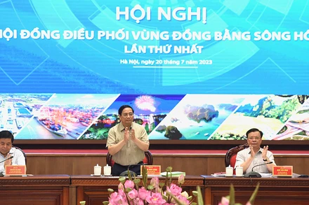 Thủ tướng Phạm Minh Chính, Chủ tịch Hội đồng điều phối vùng đồng bằng sông Hồng, chủ trì Hội nghị lần thứ nhất của Hội đồng.
