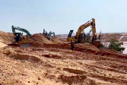 Các lực lượng chức năng cùng đơn vị khai thác vẫn đang khẩn trương tìm kiếm các nạn nhân mất tích. 