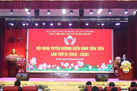 Quang cảnh hội nghị.