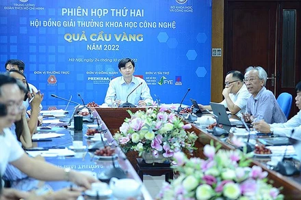 Hội đồng xét chọn Giải thưởng khoa học công nghệ “Quả cầu vàng” năm 2022 họp phiên thứ 2 để tìm ra 10 gương mặt xuất sắc nhất. 